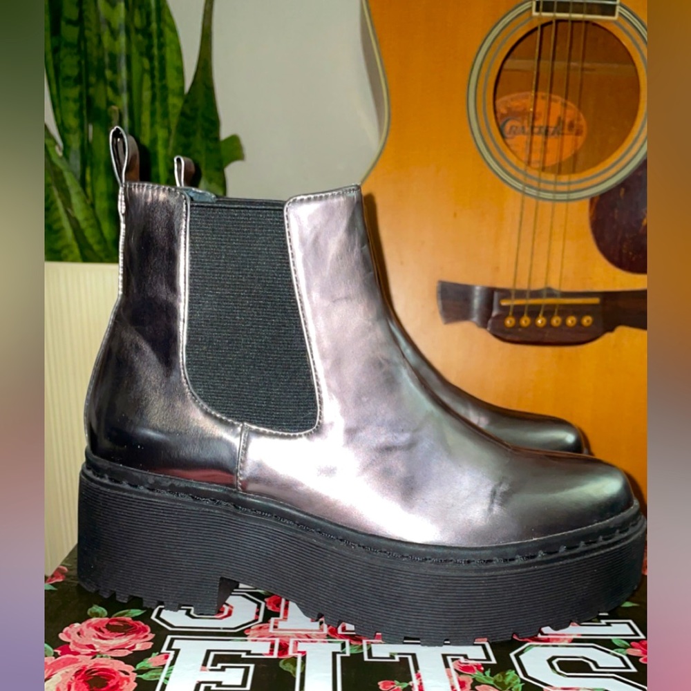 🤘JEFFREY CAMPBELL UNIVERSAL CHELSEA BOOTS